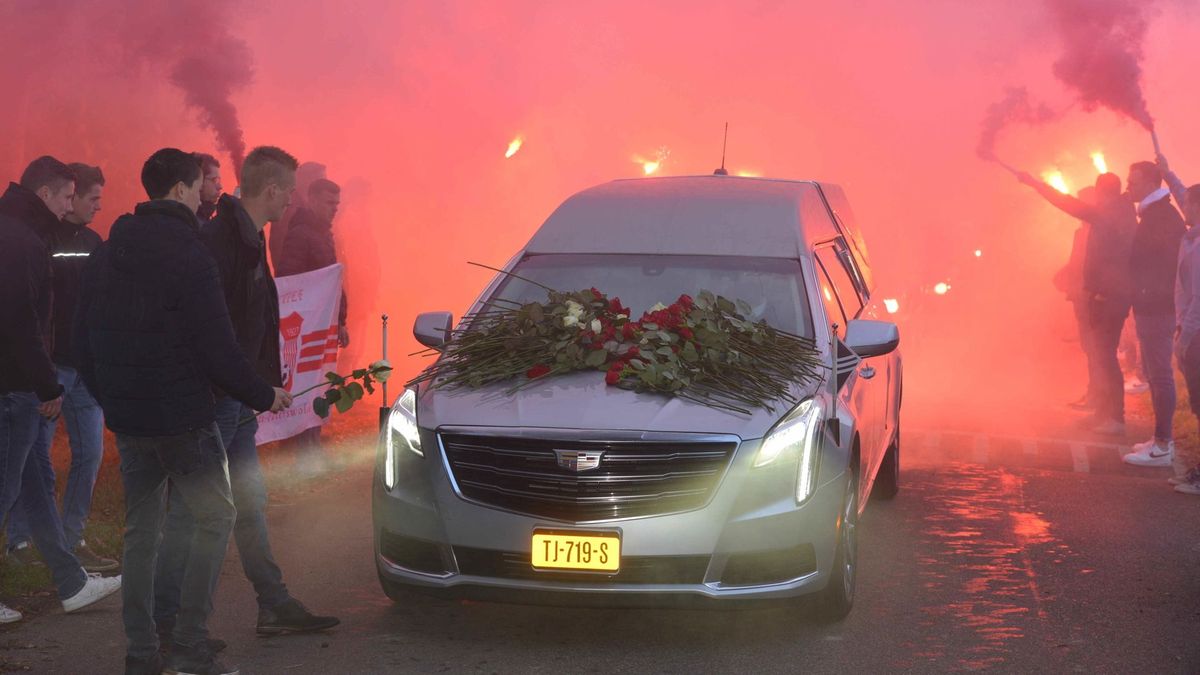 Erehaag voor overleden Bennie Stroetinga (19) in Eelde