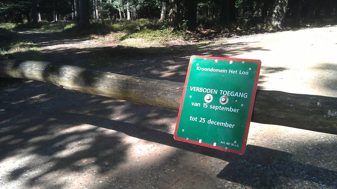 Fietsen tegen sluiting Kroondomein Het Loo in Apeldoorn