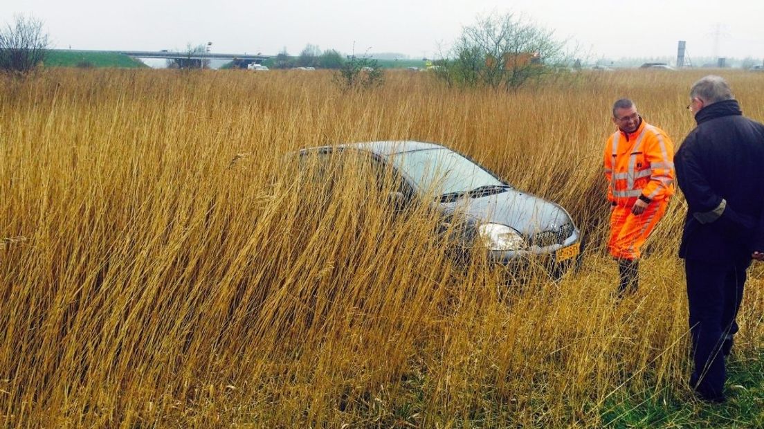 Auto's glijden van A58 tijdens hagelbui