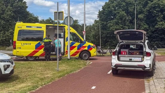 Wielrenner naar ziekenhuis gebracht na aanrijding