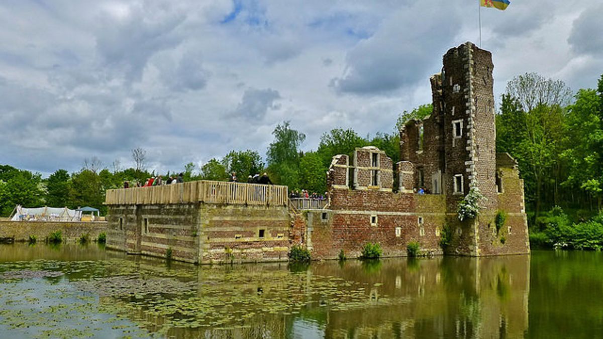 Slim burger zondag 24 juli: De herbouw van Slot Schaesberg