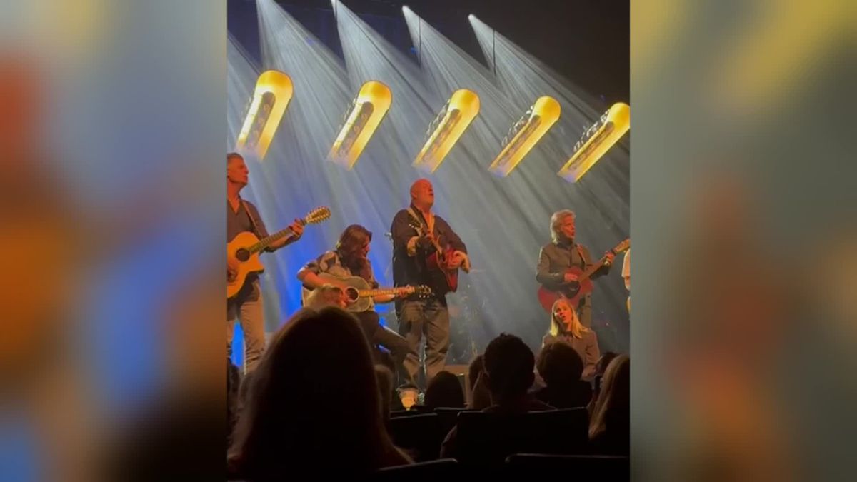 Bløf zingt 'Mijn bloedmooie Friesland' in Leeuwarden