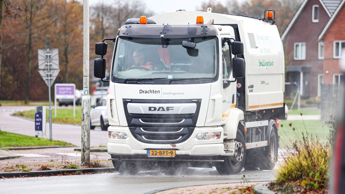 Fietsers in Drachten onderuit door diesel op de weg