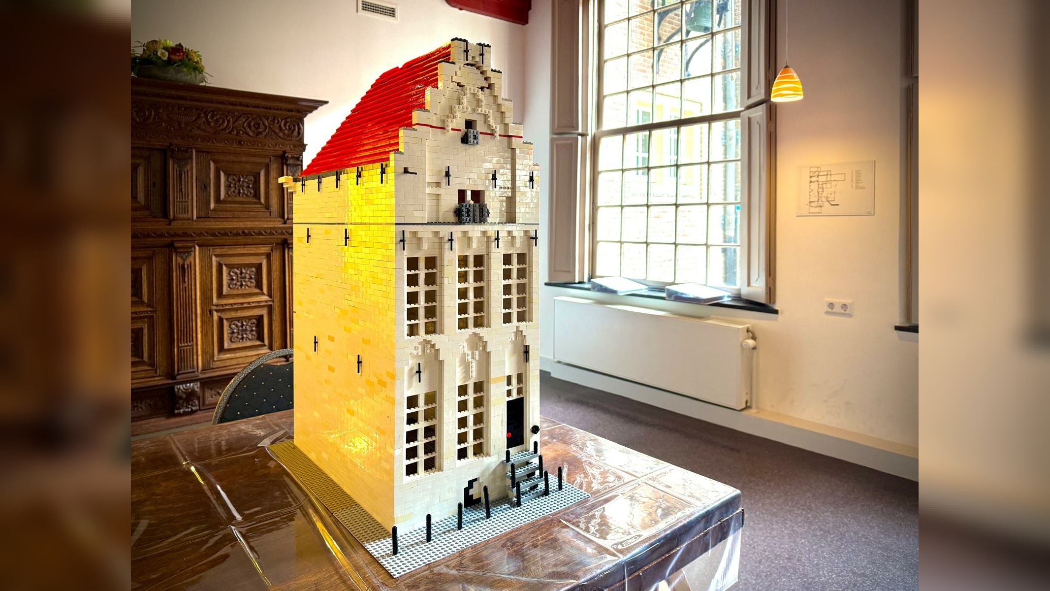 Oudste pand in Zierikzee nagebouwd met LEGO-blokjes