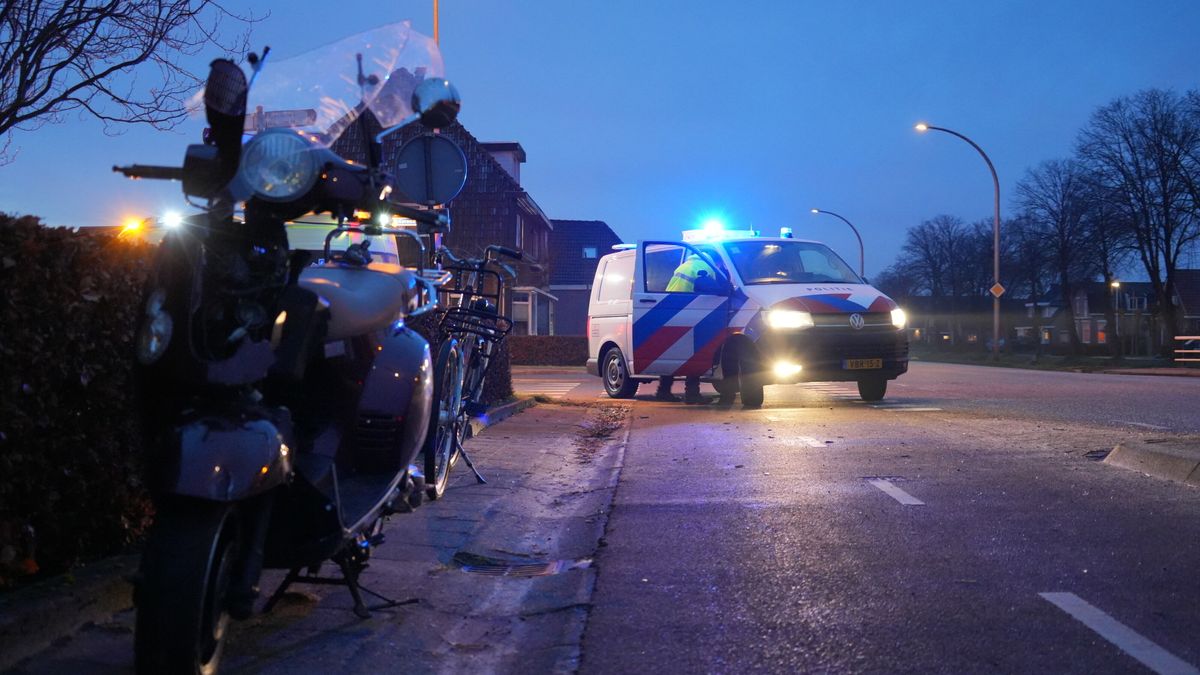 Fietser gewond na botsing met scooter in Smilde
