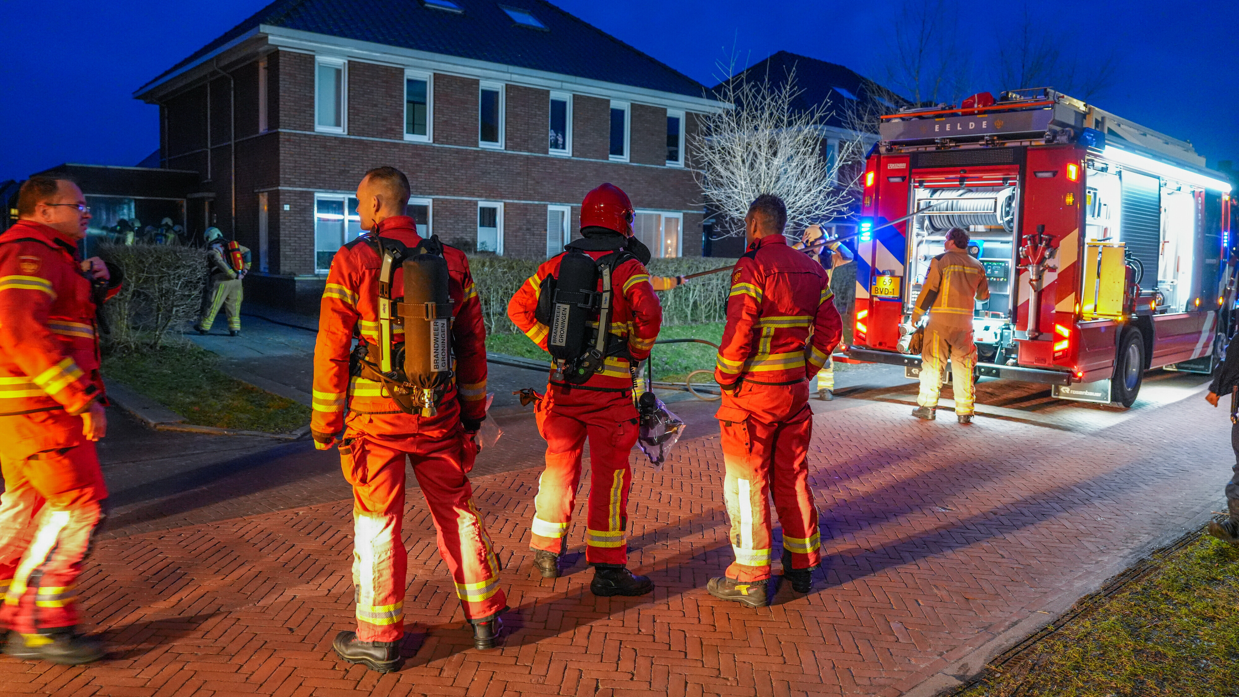 Garage vat vlam in Eelderwolde