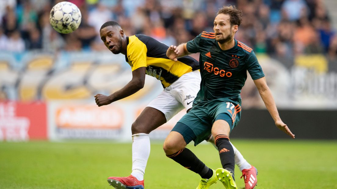 Vitesse-middenvelder Riechedly Bazoer is woensdag weggestuurd van de training. Dat gebeurde na een 'handgemeen' met zijn ploeggenoot Jay-Roy Grot. Vitesse bevestigt het voorval, maar kan er verder nu niet over uitweiden.