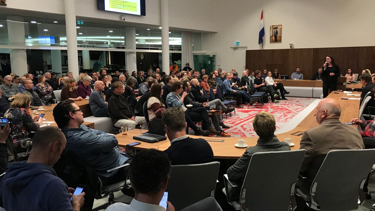 Volle raadszaal Assen enthousiast over tiny houses: '10 jaar vind ik wel te kort'