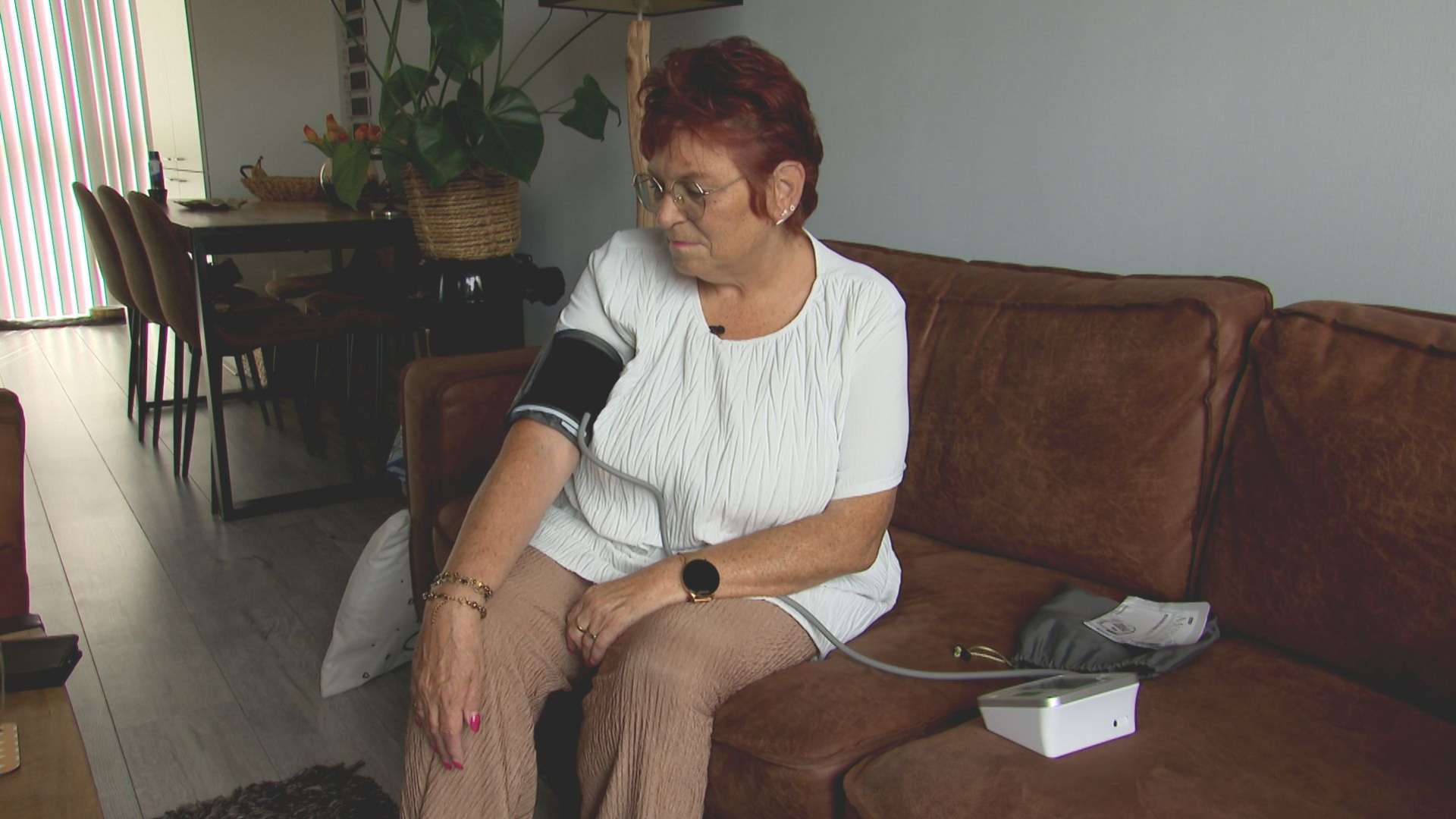 De 62-jarige Annelies krijgt de laatste dagen van haar opname thuis zorg.