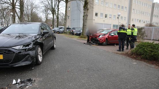 Flinke schade bij aanrijding in Apeldoorn