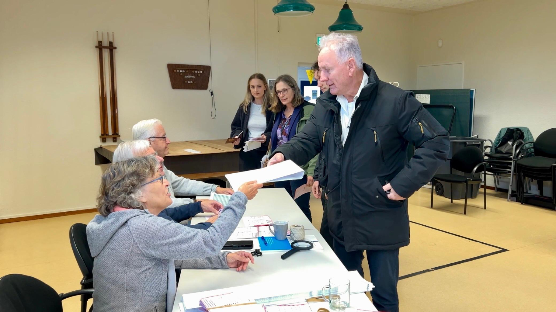 Jan Struijs bracht woensdag zijn stem uit in Hellevoetsluis: hij ziet zijn partij terugkeren in de Tweede Kamer.