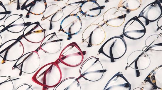 Wie heeft interesse in soorten en maten brilmonturen?