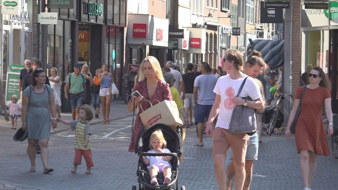 Door de hitte viel de drukte in Zwolle mee