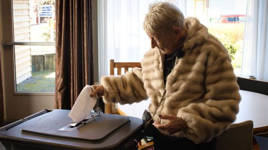 Week na verwoestende explosie stemt Nel Postmus ook voor haar man Nico