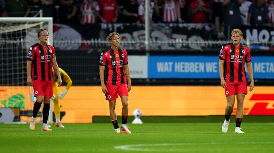 Excelsior vecht, maar verliest van beter PSV en is koppositie kwijt