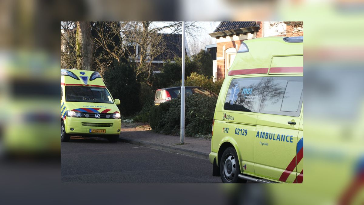 Traumateam helpt zwaargewonde brommerrijder bij Niawier