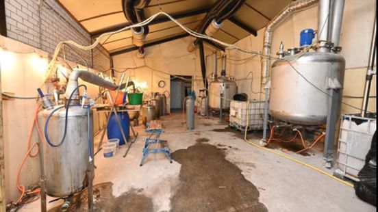 Megadrugslab met duizenden liters chemisch afval opgerold, celstraffen voor verdachten Home