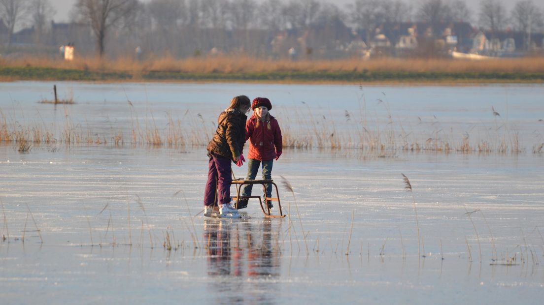 Schaatsen op natuurijs bij Zwartsluis