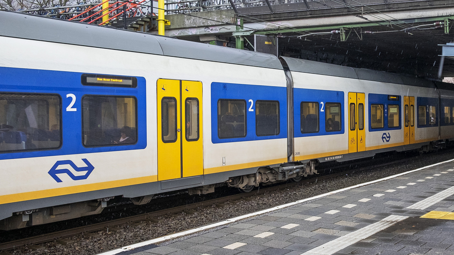 Urenlang Geen Treinen Door Aanrijding Bij Station - Omroep West