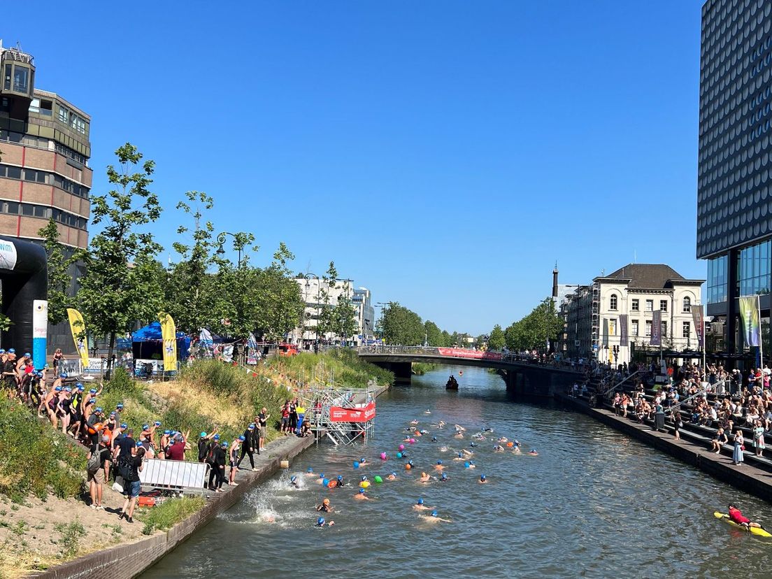 Doe mee met de unieke zwem-, sup- en kanotocht door de Utrechtse Singel op 9 juni!