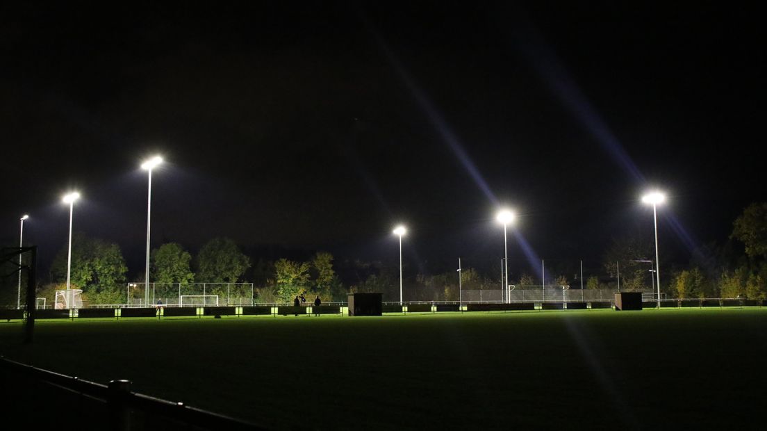 De LED verlichting op het veld bij Nieuwdorp