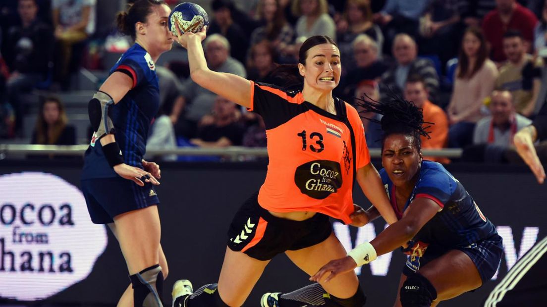 OKT in Metz: Nederland - Frankrijk, Yvette Broch (13).