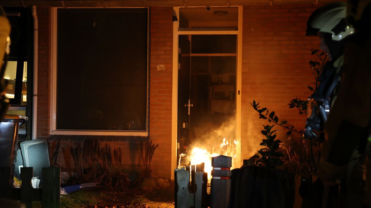 Woningbrand in Assen, bewoner heeft veel rook ingeademd