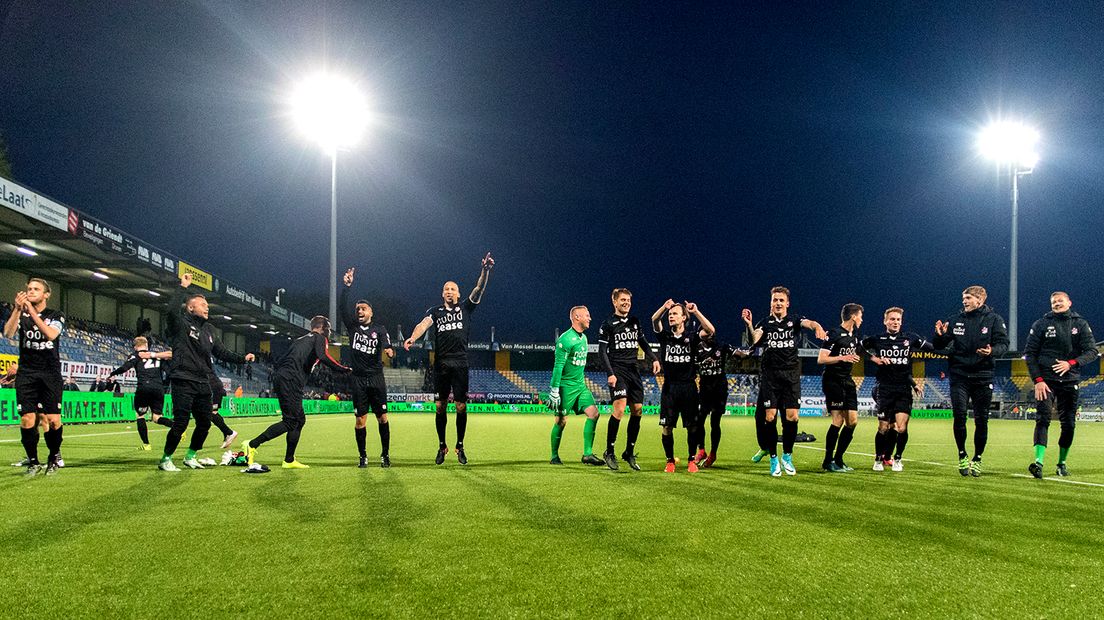 FC Emmen won vorige maand nog met 5-1 in Waalwijk tegen RKC (Rechten: Roel Bos/sportfoto.org)