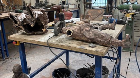 Standbeeld Rowwen Hèze was ingewikkeld om te maken: 'Moest in heel veel delen worden gegoten' Nieuws