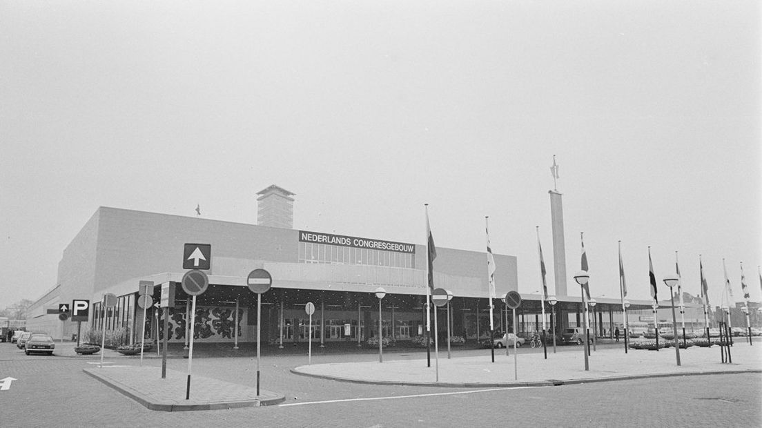 Exterieur Nederlands Congresgebouw 1969 I