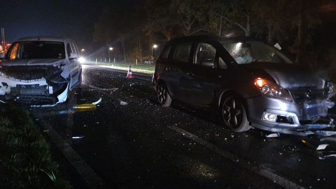 Meerdere auto's op elkaar gebotst net buiten Beckum