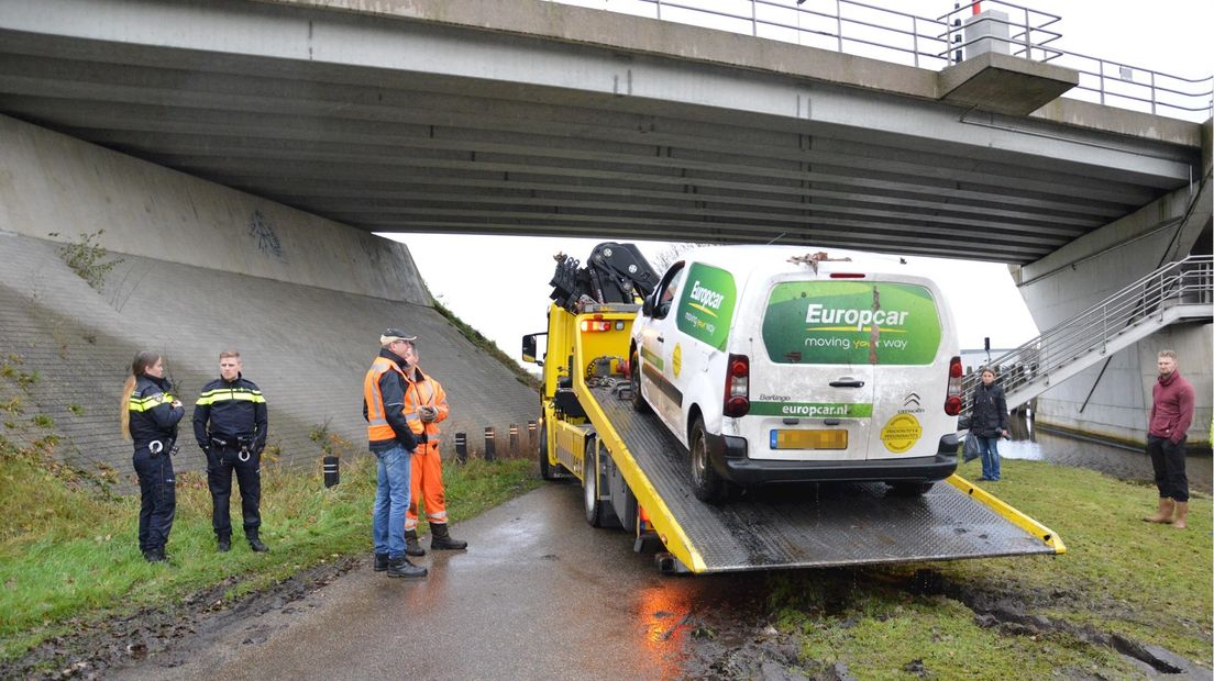 Auto geborgen in Steenwijk