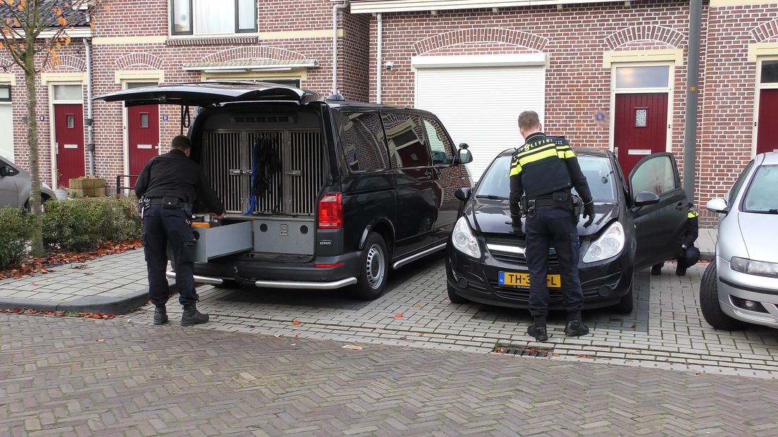 Politie verricht onderzoek in Hoogeveen (Rechten: Persbureau Meter)