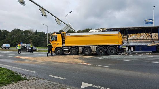 Lichaam gevonden • ravage na botsing. Lichaam gevonden • ravage na botsing.