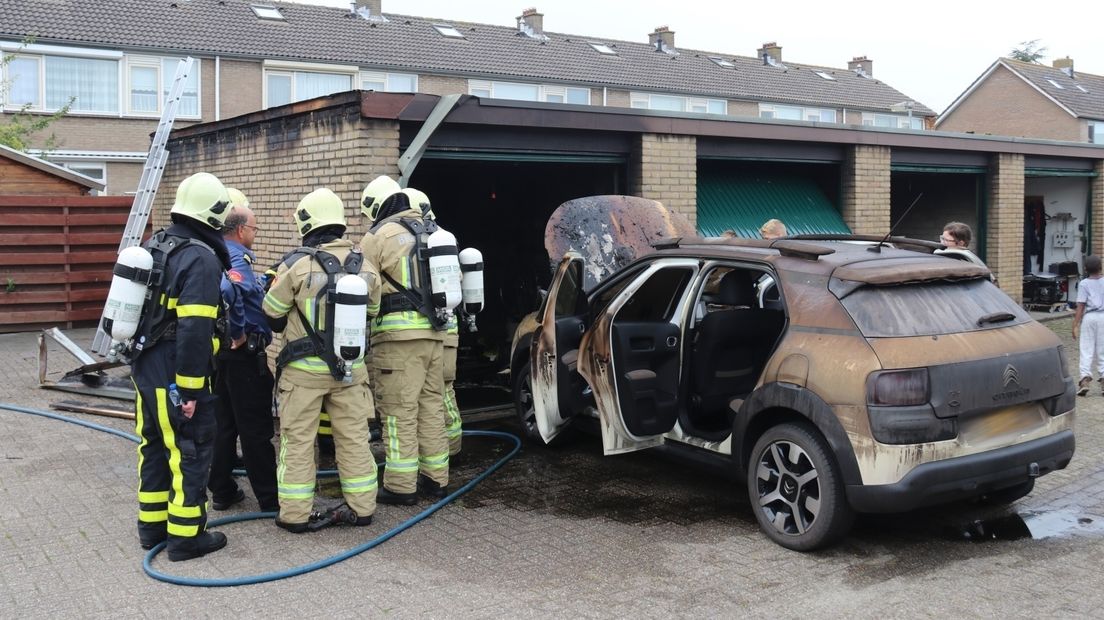 Brandje in garagebox Krabbendijke verwoest auto