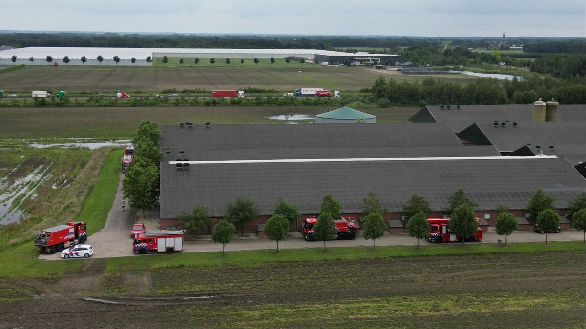 Brandweer rukt uit voor brand in loods