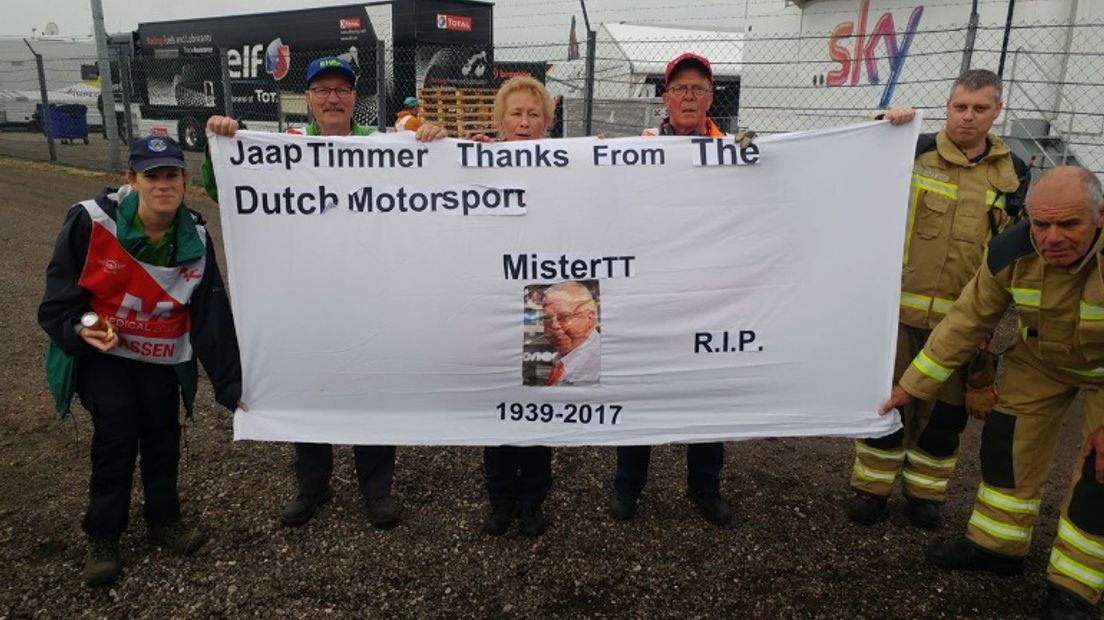 Herdenking voor Jaap Timmer op het TT Circuit (Rechten: RTV Drenthe / Rebecca Wuffen)
