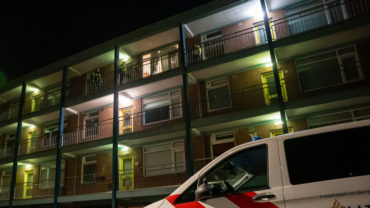 112 Nieuws: Explosief blaast raam uit flat in Kampen, autobrand in Oldenzaal