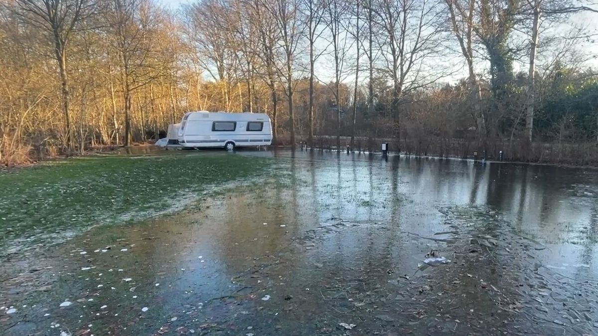 In Ansen hebben campingbezoekers ineens een privé-ijsbaan