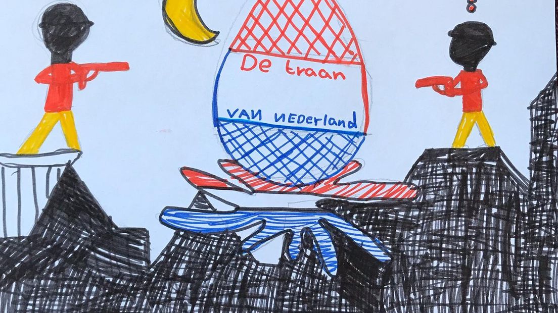 Het moest een tentoonstelling worden in het pop-up oorlogsmuseum in Velp, maar door het coronavirus is de expositie nu te zien in het hele dorp. De tekeningen van de Velpse basisschoolleerlingen, om de helden van toen te eren, hangen nu bij de kinderen thuis achter het raam.