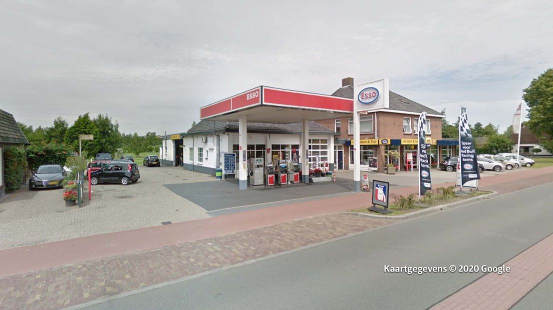 Het Esso tankstation aan de Amersfoortseweg in Nijkerkerveen