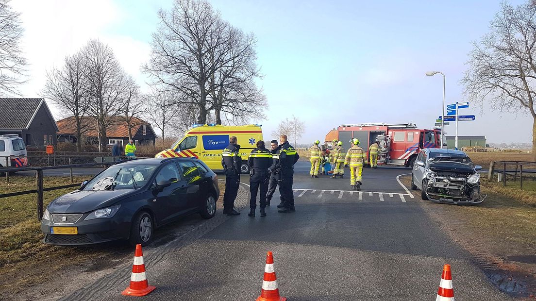 Auto's beschadigd bij ongeluk in Dalmsholte