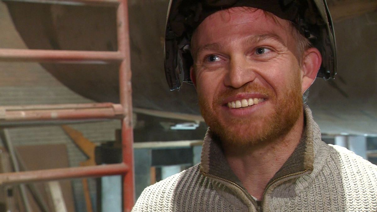 Zo bouwen vijf maten een wrak om tot wedstrijdskûtsje: 