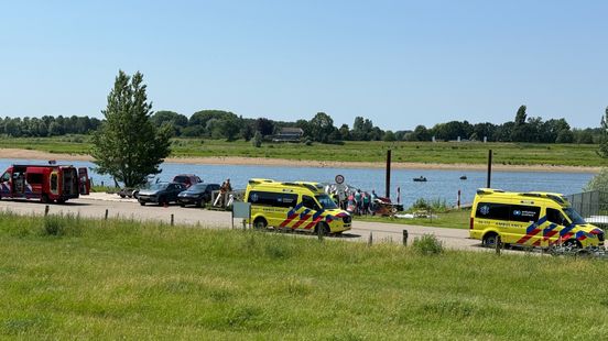 Brandweer zoekt tevergeefs naar drenkeling in water bij Deventer, melder twijfelt Nieuws