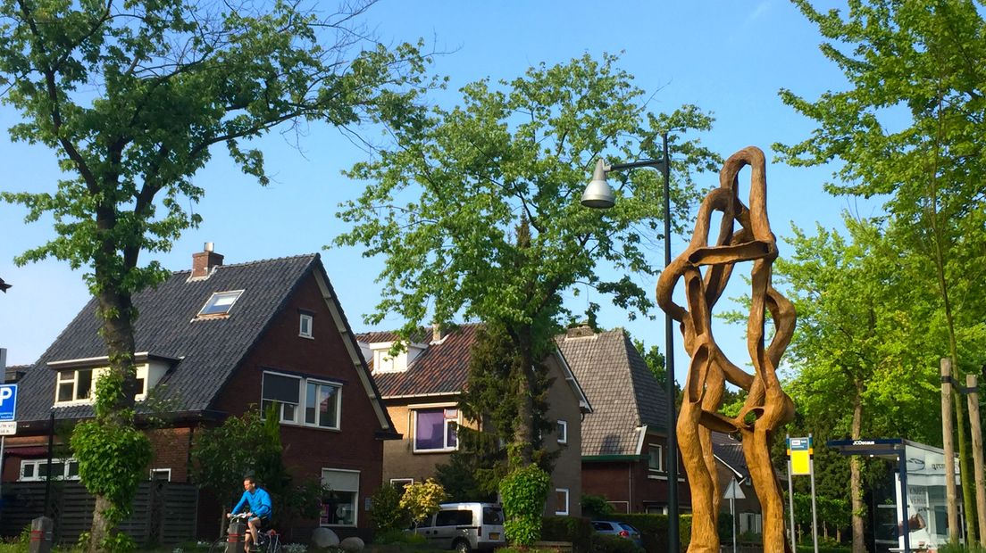 Vandaag en morgen worden de laatste vier bronzen beelden geplaatst die kinderen in de wijk Orden in Apeldoorn moeten helpen in het verkeer.