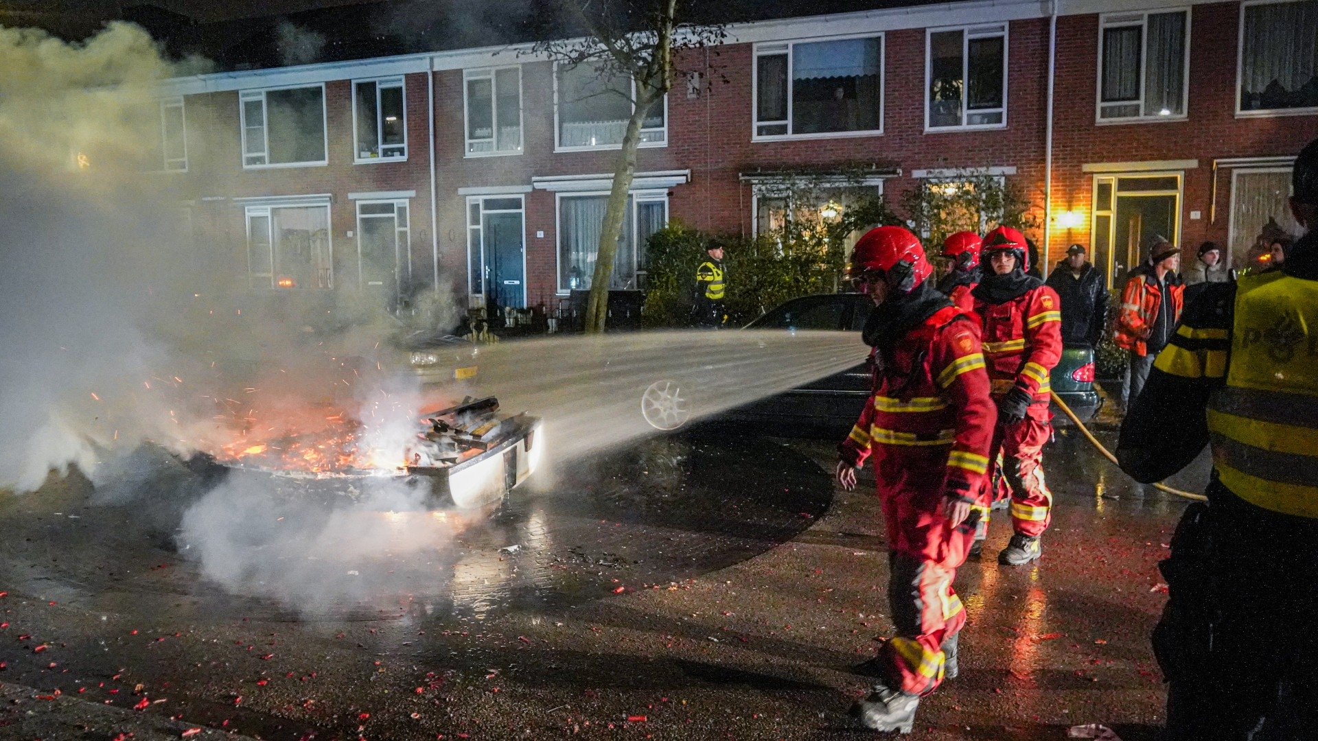 Zo Verliep Oud En Nieuw In Groningen: Zware Explosie In Midwolda • ME ...