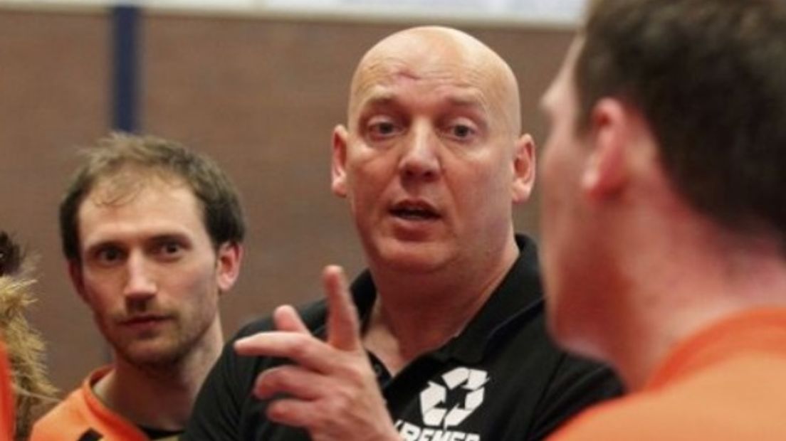 Joop Fiege reist het team achterna (Rechten: archief RTV Drenthe)