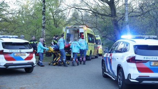 Mountainbiker gewond bij ongeluk in recreatiegebied bij Soest. Mountainbiker gewond bij ongeluk in recreatiegebied bij Soest.
