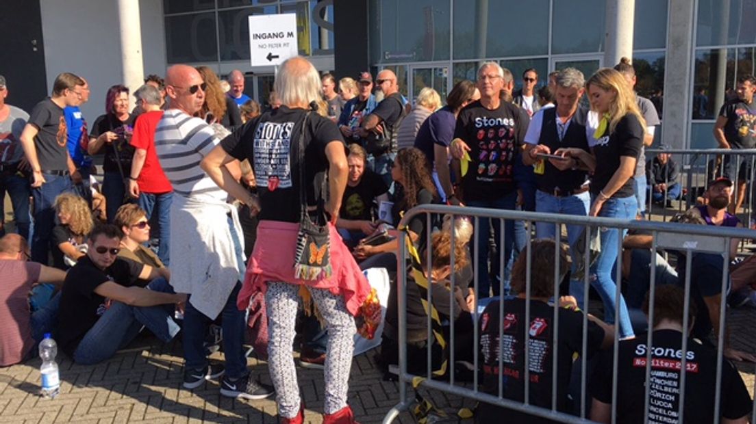Stadion Gelredome en duizenden Stones-fans maken zich op voor het concert van vanavond. Van 'Honky Tonk Women' tot '(I Can’t Get No) Satisfaction', alle klassiekers komen voorbij. Het concert in Arnhem is onderdeel van de Europese 'Stones - No Filter' tour.