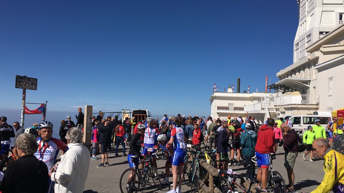 Alle 250 fietsers haalden de top van de Mont Ventoux (Rechten: Jan Werkhoven)